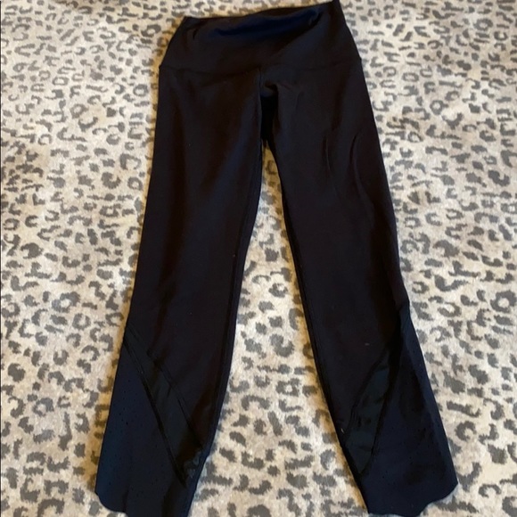 Lululemon size 4